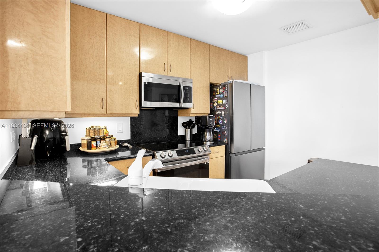 801 Brickell Key Blvd #907, Miami FL 33131