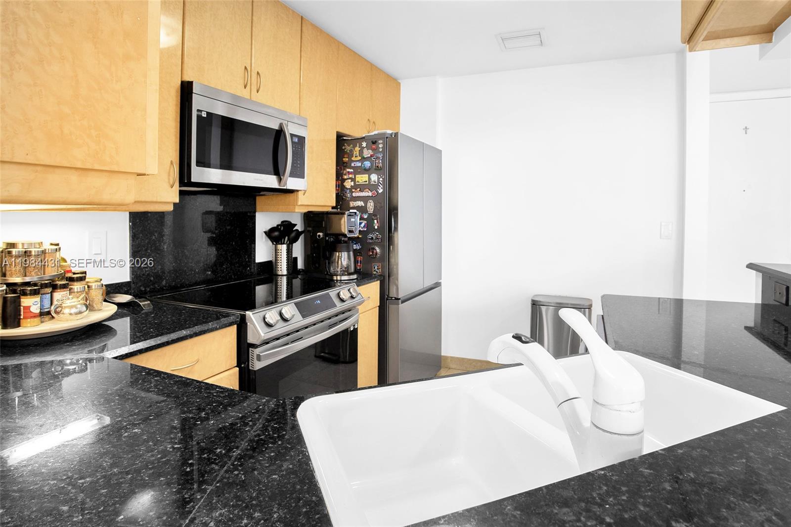 801 Brickell Key Blvd #907, Miami FL 33131