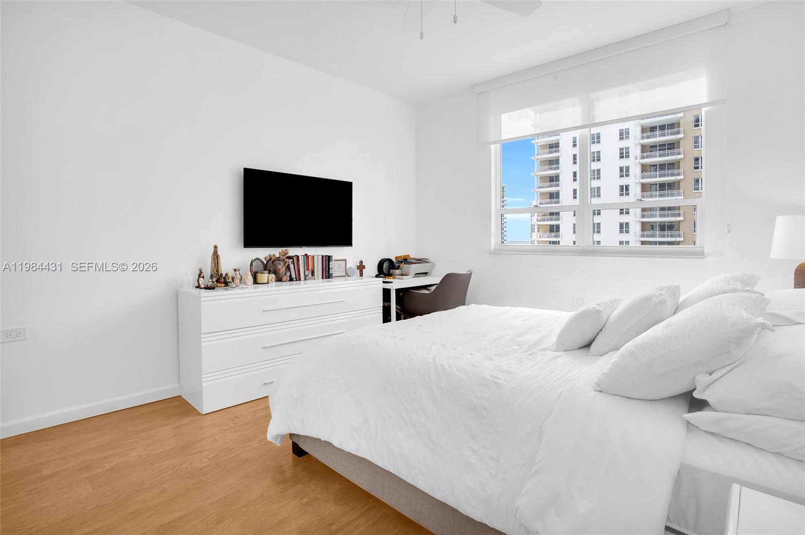 801 Brickell Key Blvd #907, Miami FL 33131