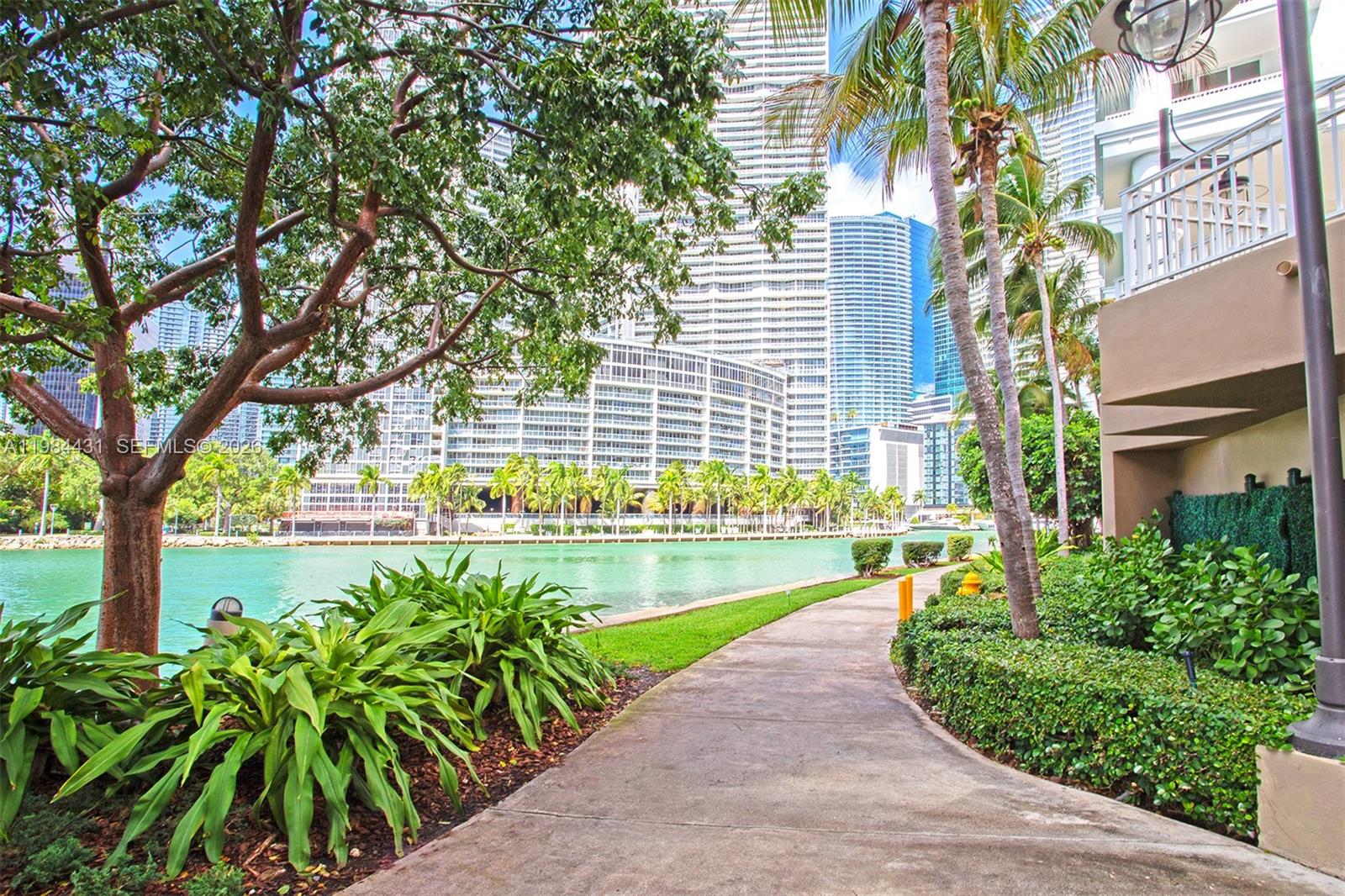 801 Brickell Key Blvd #907, Miami FL 33131