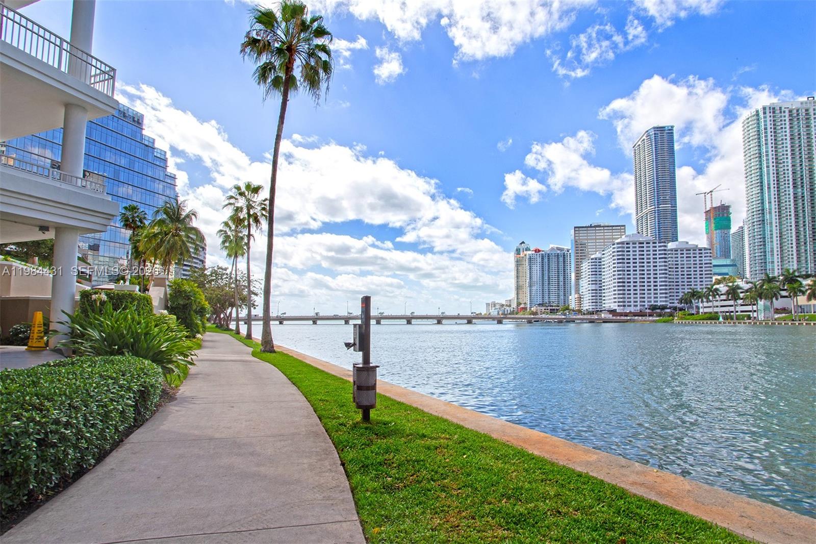 801 Brickell Key Blvd #907, Miami FL 33131