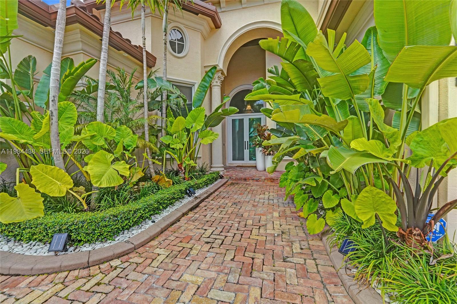 10291 Sweet Bay St, Plantation FL 33324