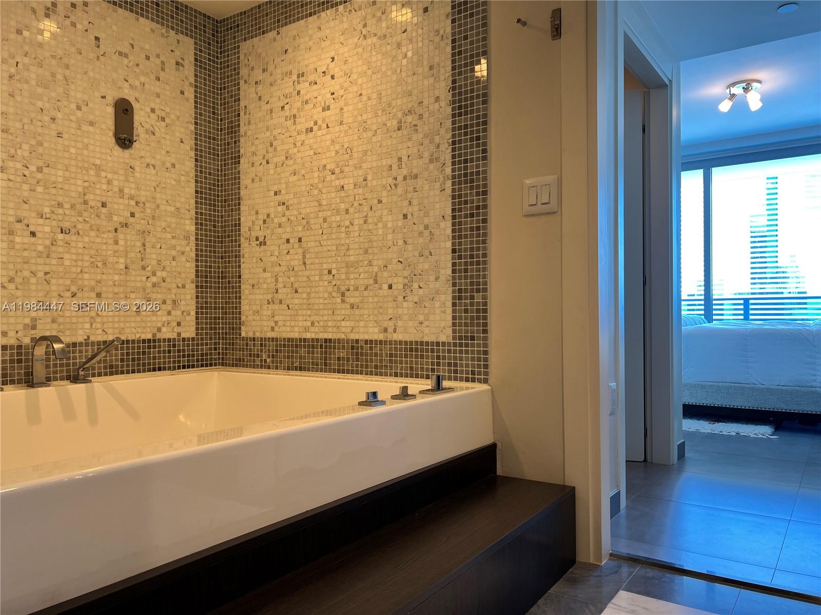 200 Biscayne Boulevard Way #3610, Miami FL 33131