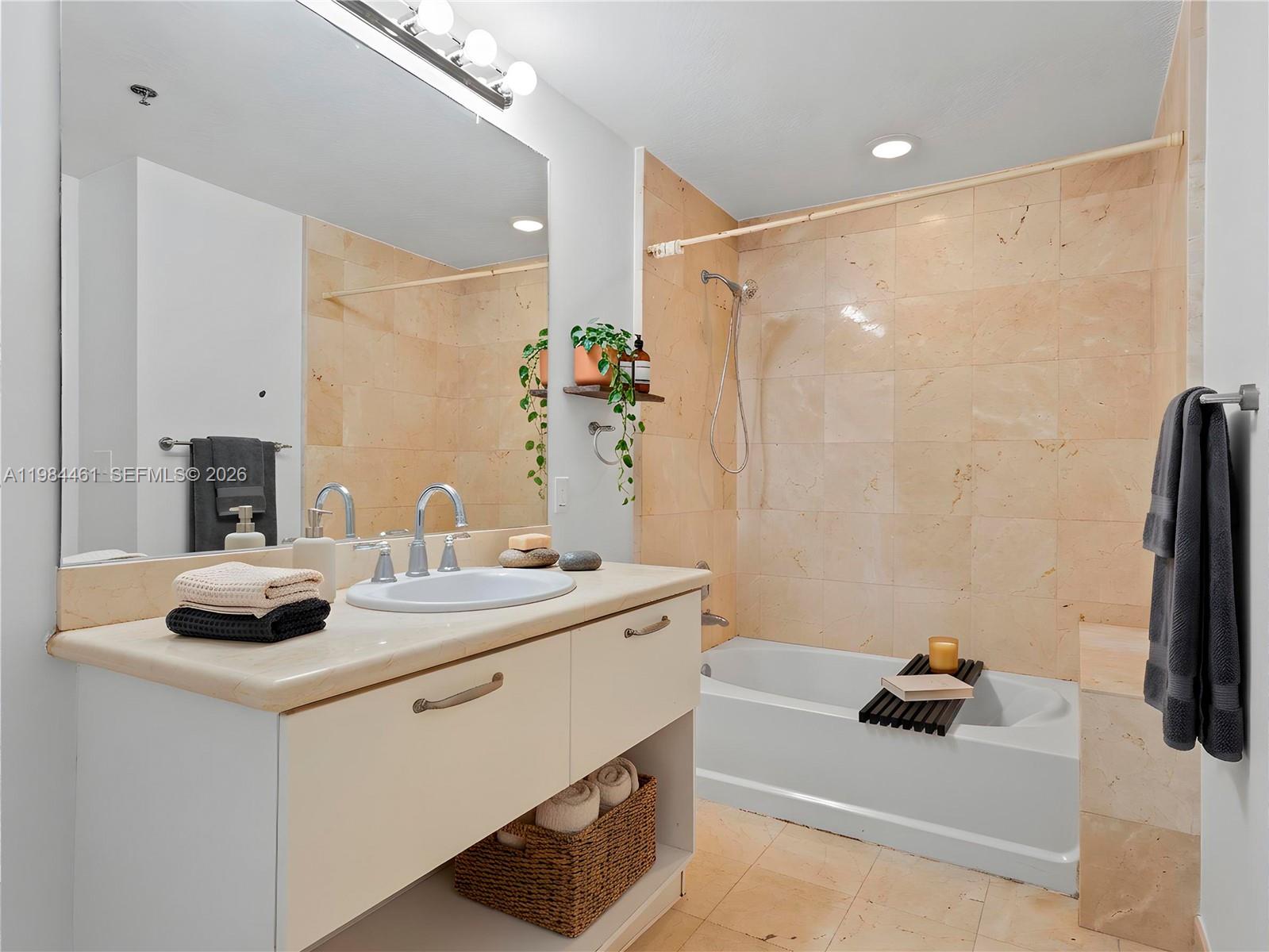 6515 Collins Ave #1610, Miami Beach FL 33141
