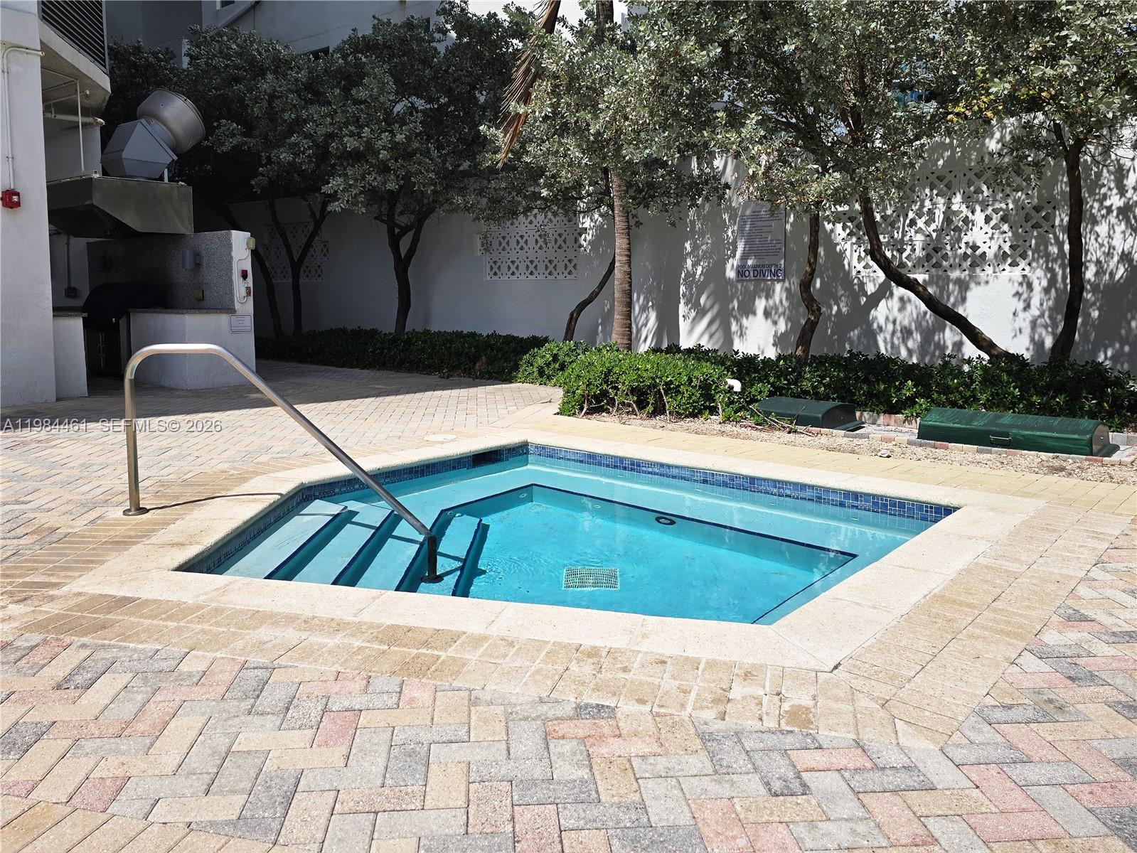 6515 Collins Ave #1610, Miami Beach FL 33141