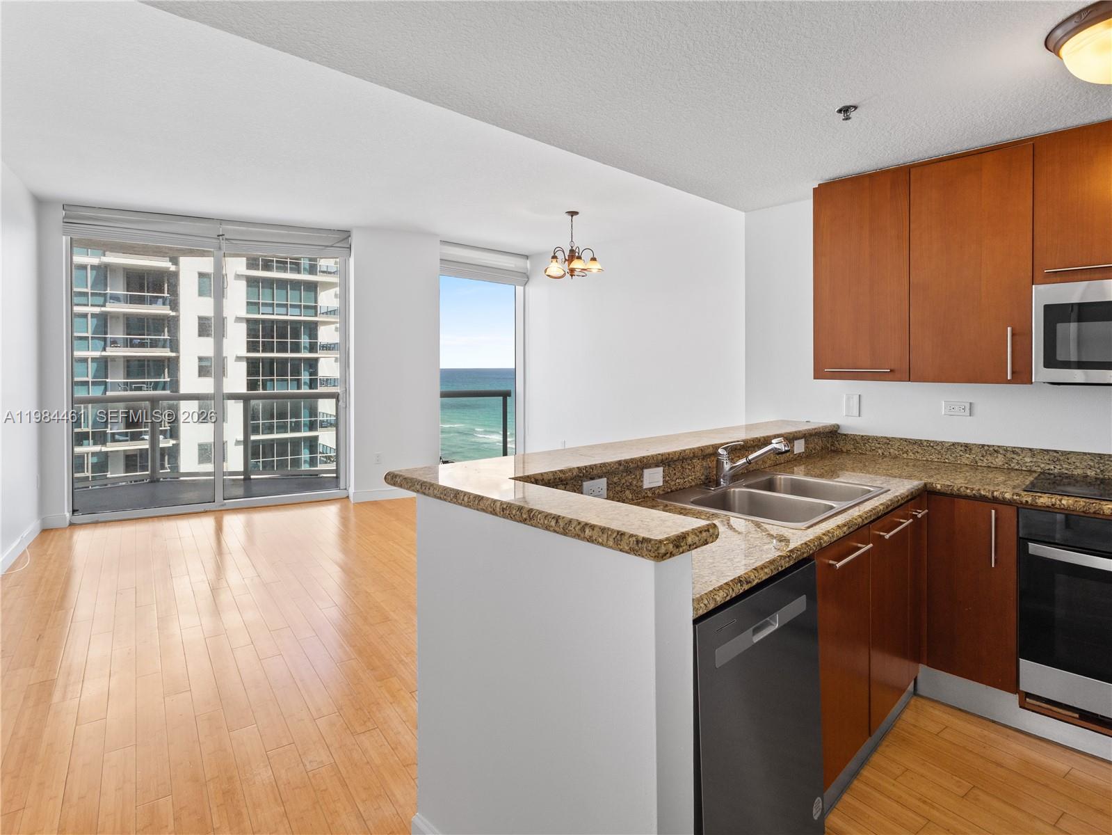 6515 Collins Ave #1610, Miami Beach FL 33141