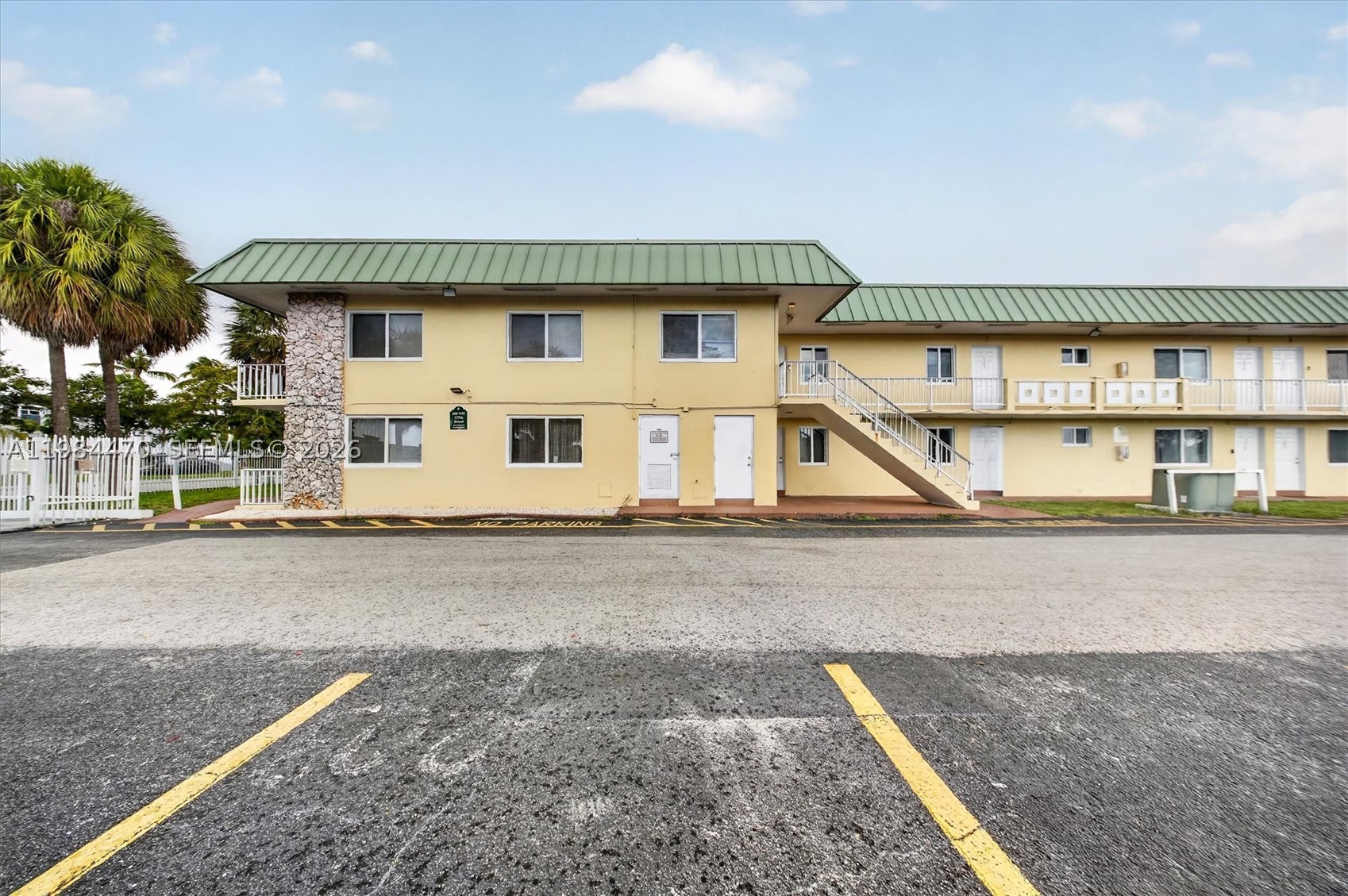 505 NW 177th St #103, Miami Gardens FL 33169