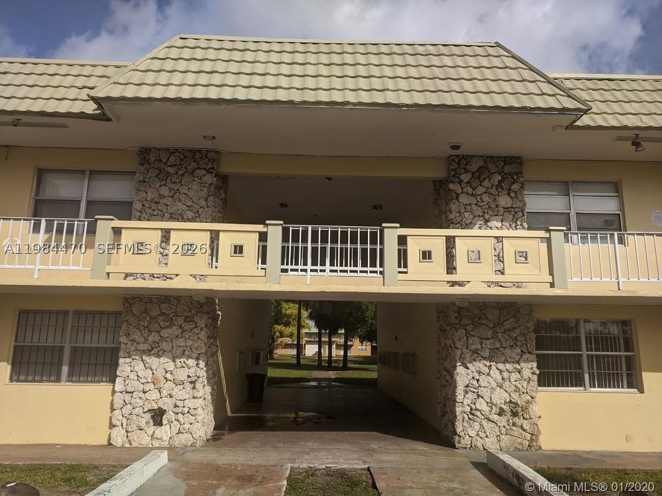 505 NW 177th St #103, Miami Gardens FL 33169
