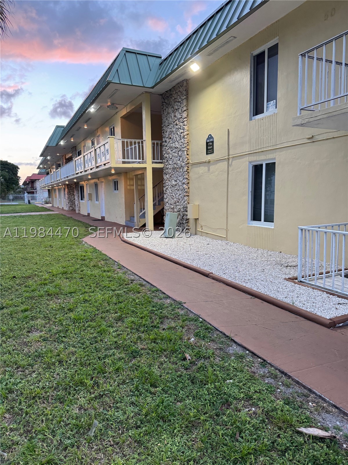 505 NW 177th St #103, Miami Gardens FL 33169