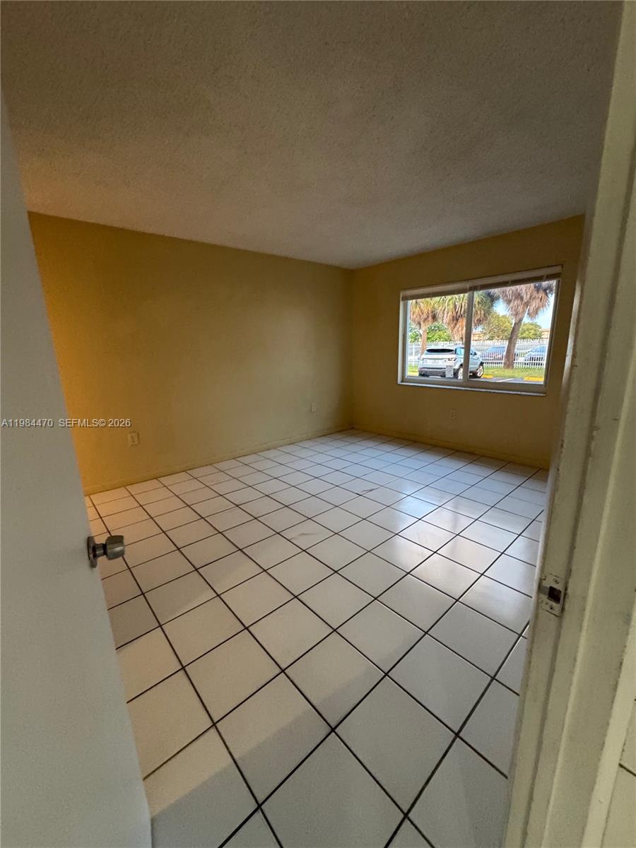 505 NW 177th St #103, Miami Gardens FL 33169