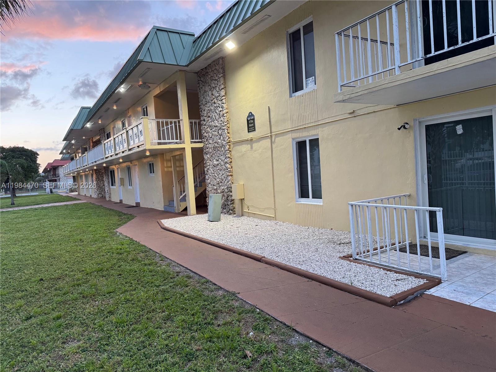 505 NW 177th St #103, Miami Gardens FL 33169
