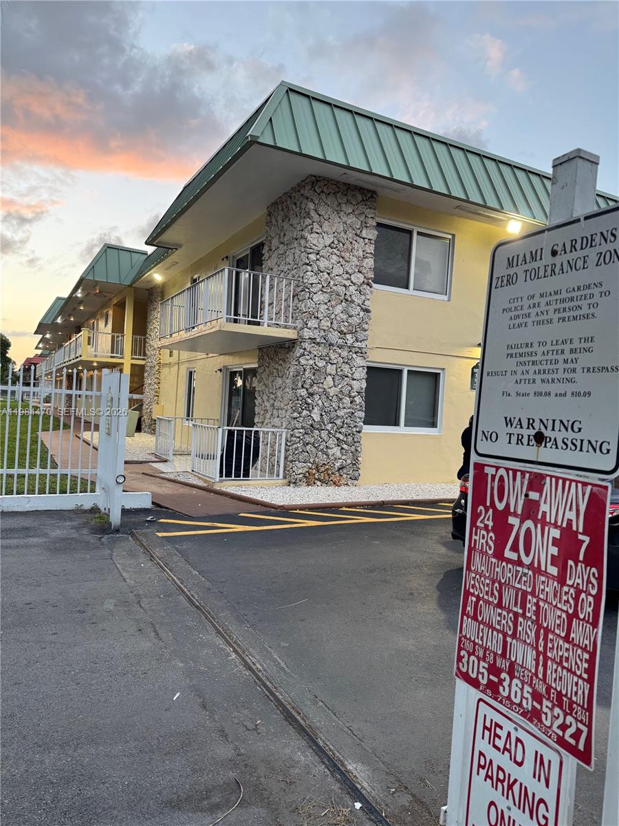505 NW 177th St #103, Miami Gardens FL 33169