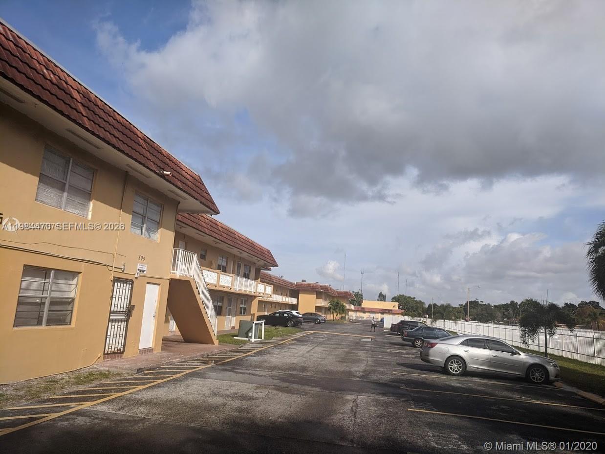 505 NW 177th St #103, Miami Gardens FL 33169