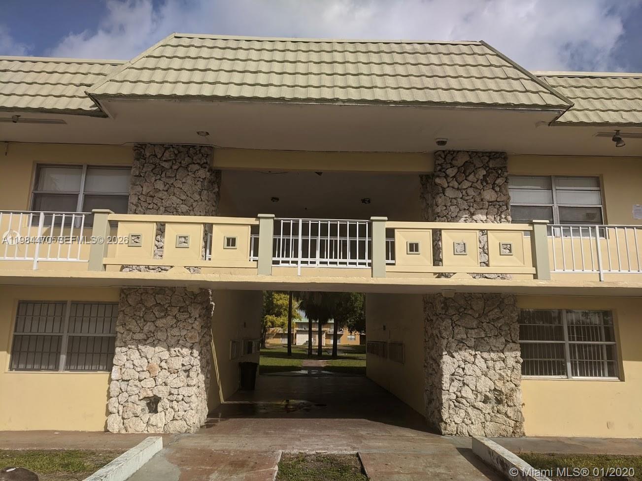 505 NW 177th St #103, Miami Gardens FL 33169