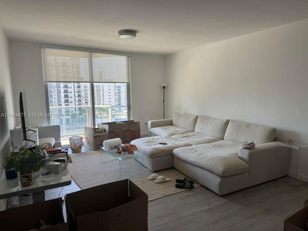 1010 SW 2nd Av #1502, Miami FL 33130