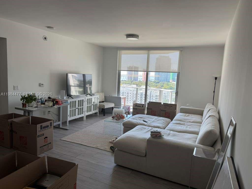 1010 SW 2nd Av #1502, Miami FL 33130
