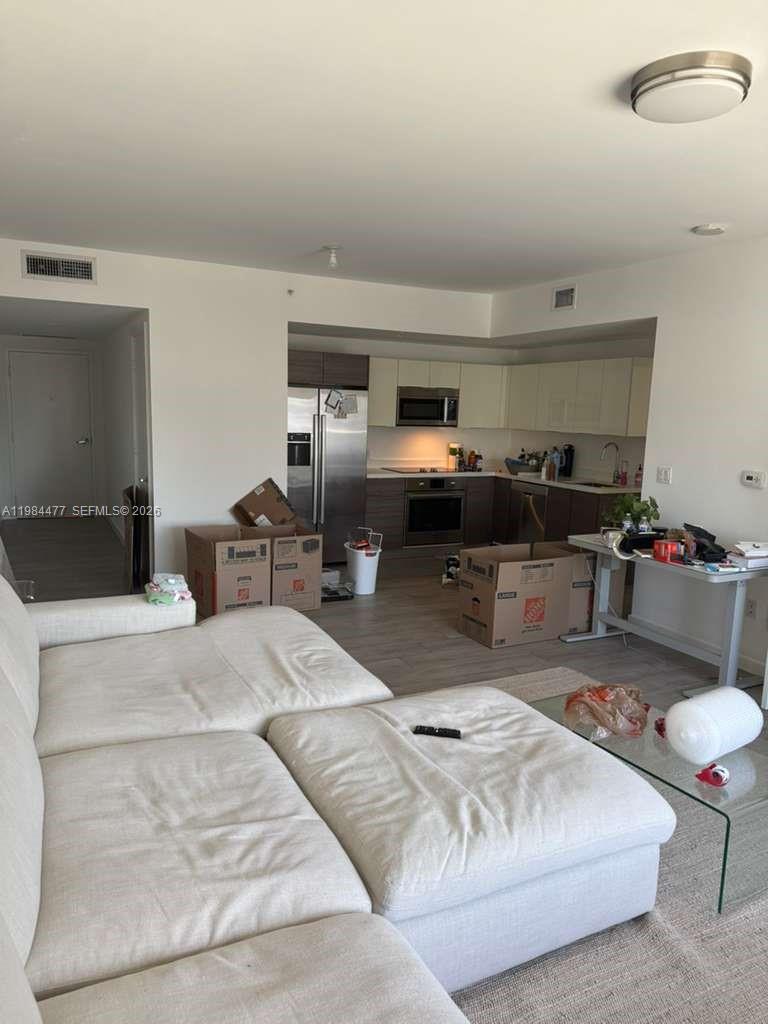 1010 SW 2nd Av #1502, Miami FL 33130