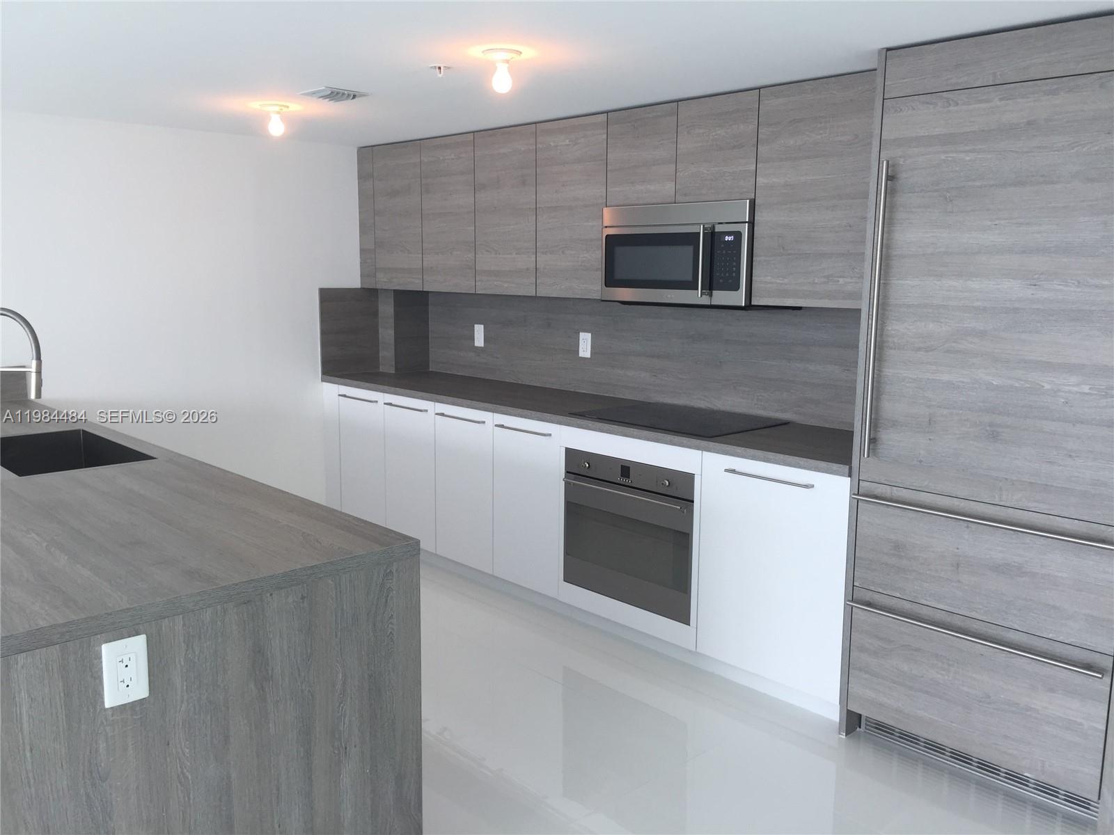 400 Sunny Isles Blvd #1105, Sunny Isles Beach FL 33160