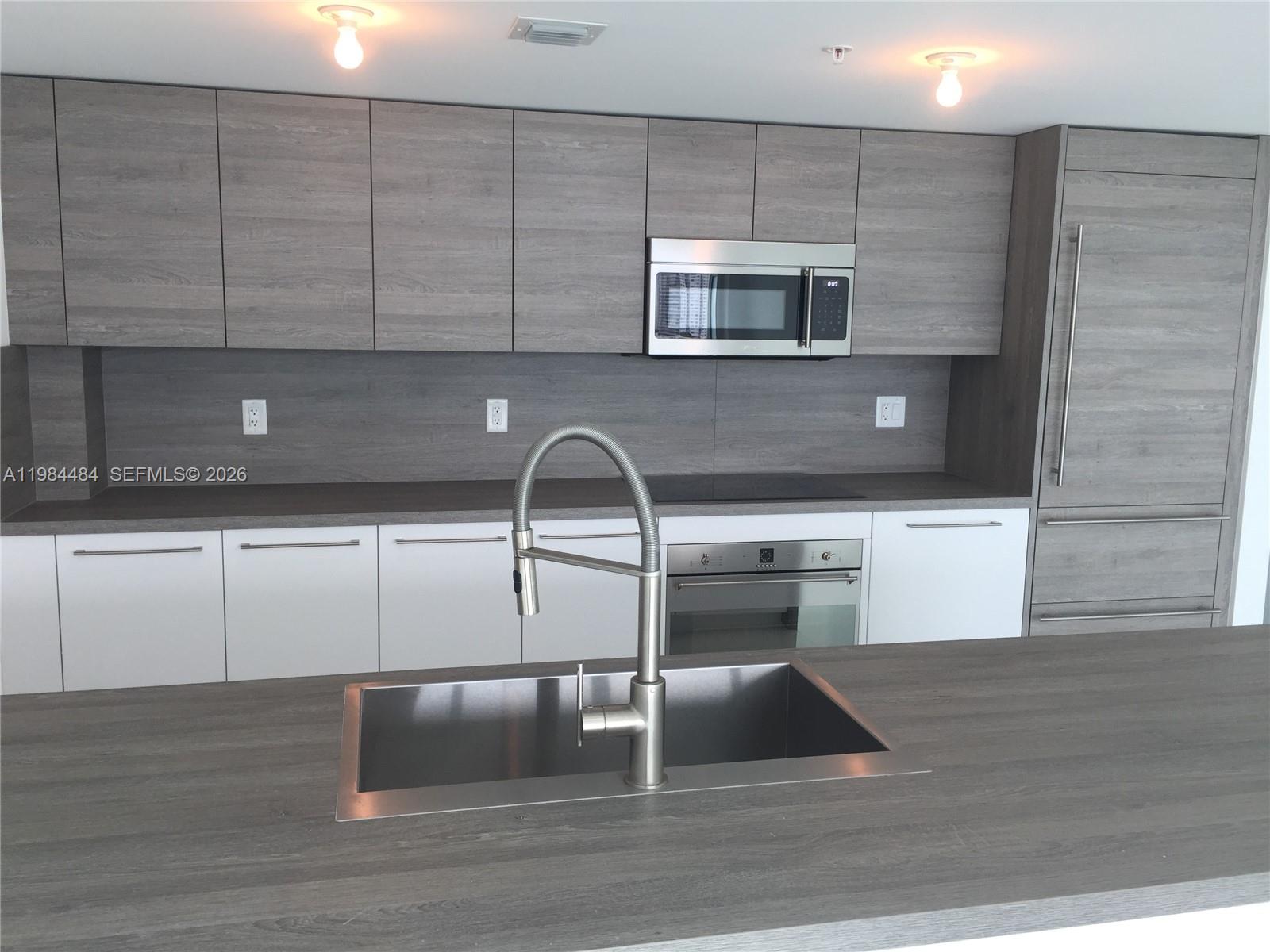 400 Sunny Isles Blvd #1105, Sunny Isles Beach FL 33160
