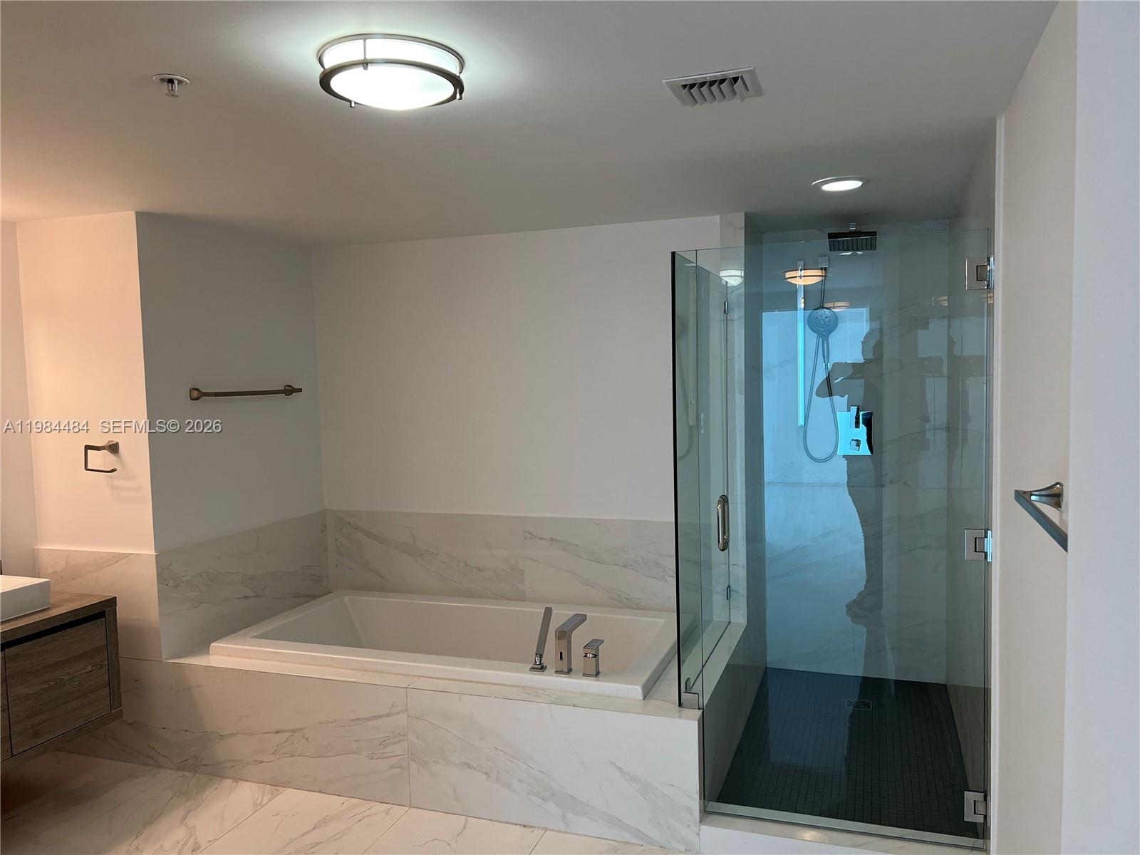400 Sunny Isles Blvd #1105, Sunny Isles Beach FL 33160