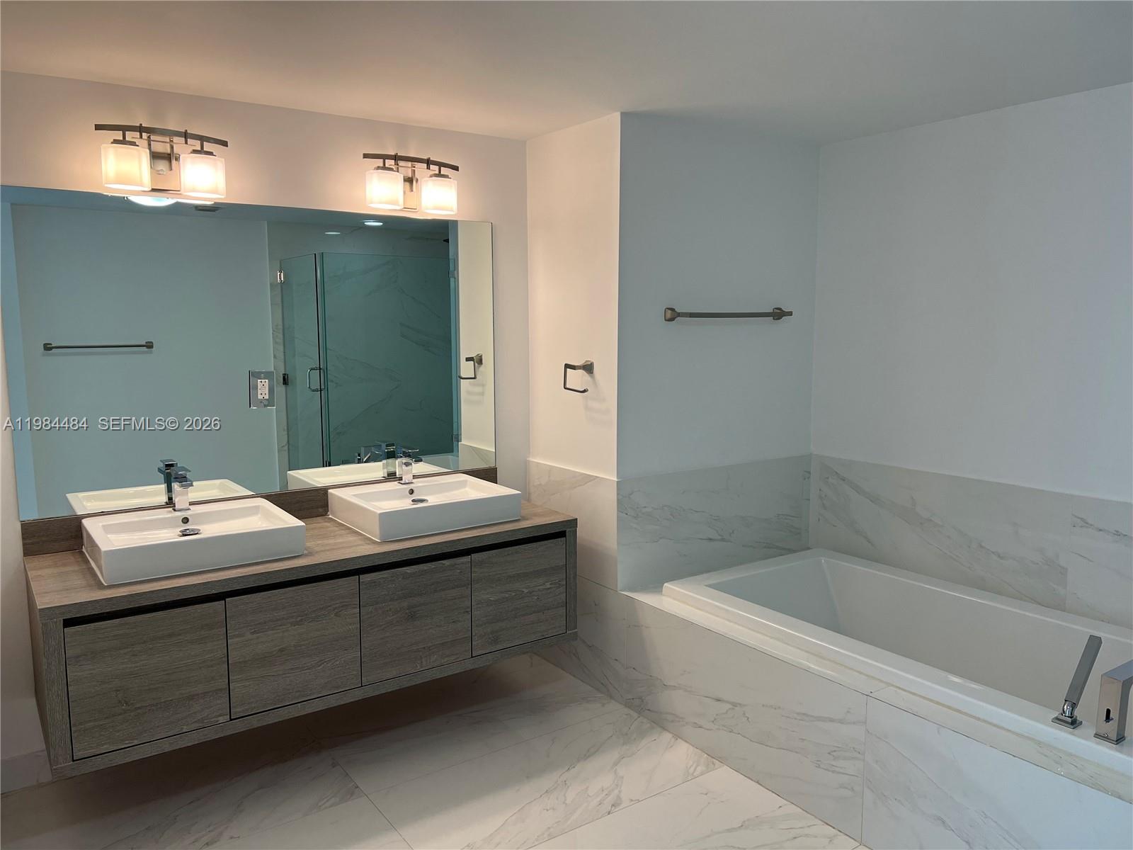 400 Sunny Isles Blvd #1105, Sunny Isles Beach FL 33160
