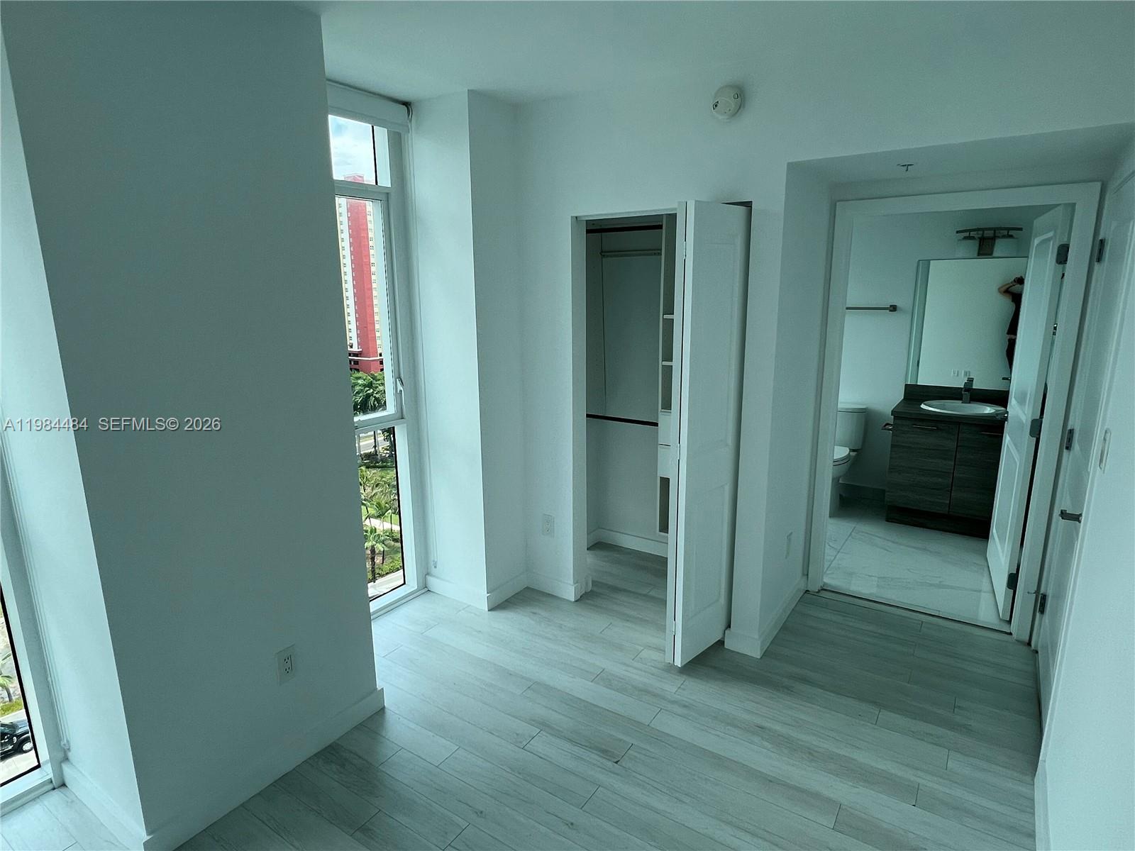 400 Sunny Isles Blvd #1105, Sunny Isles Beach FL 33160