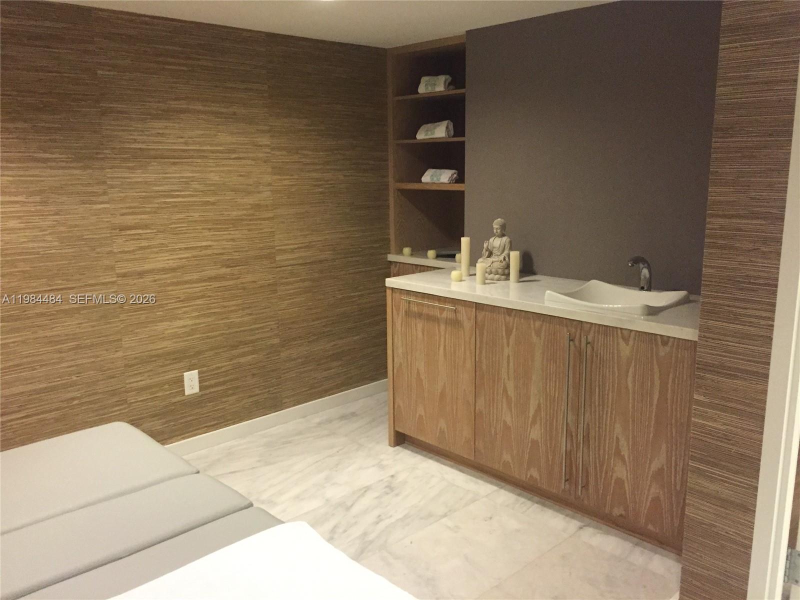 400 Sunny Isles Blvd #1105, Sunny Isles Beach FL 33160