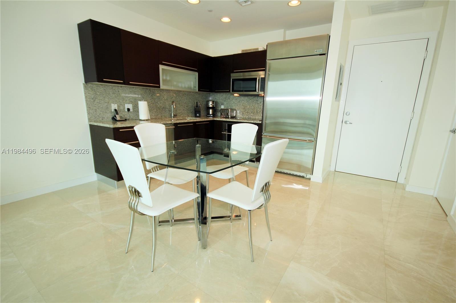 950 BRICKELL BAY DR #4708, Miami FL 33131