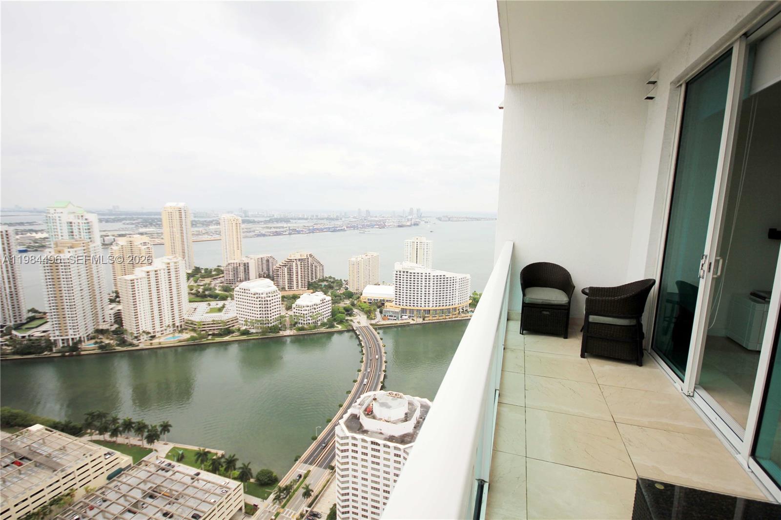 950 BRICKELL BAY DR #4708, Miami FL 33131
