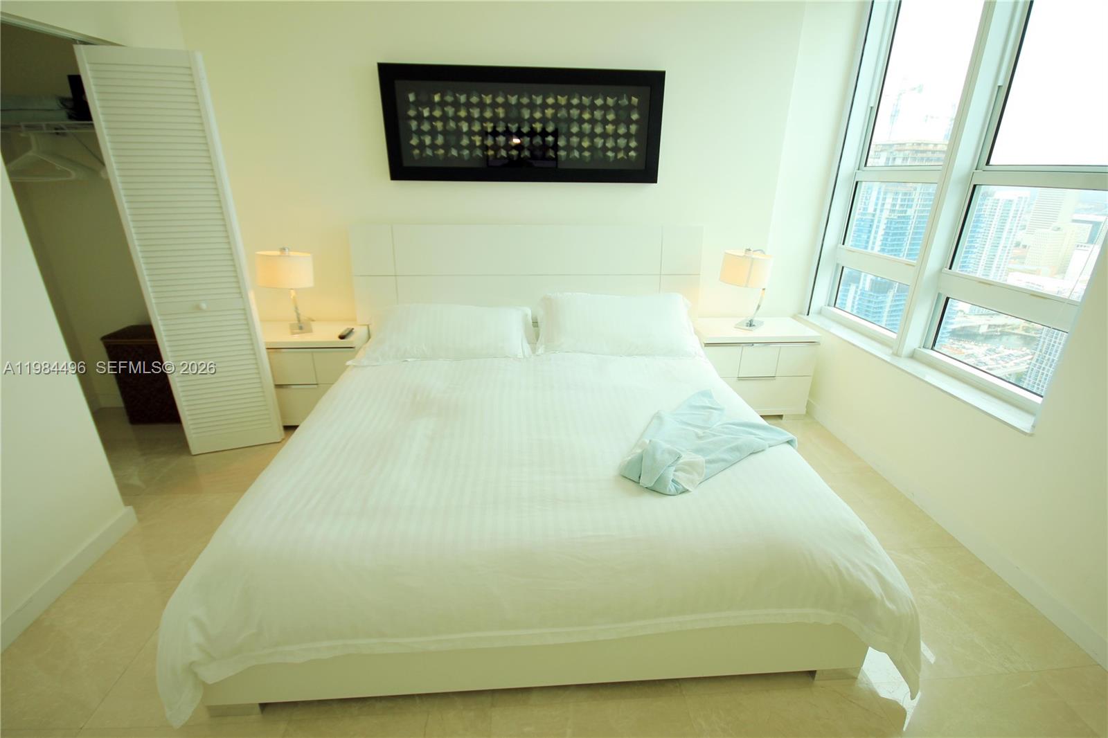 950 BRICKELL BAY DR #4708, Miami FL 33131