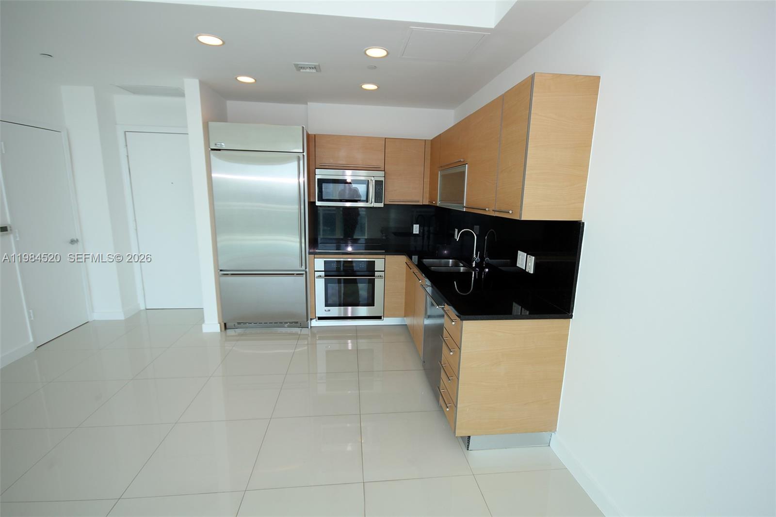 950 Brickell Bay Dr #4709, Miami FL 33131