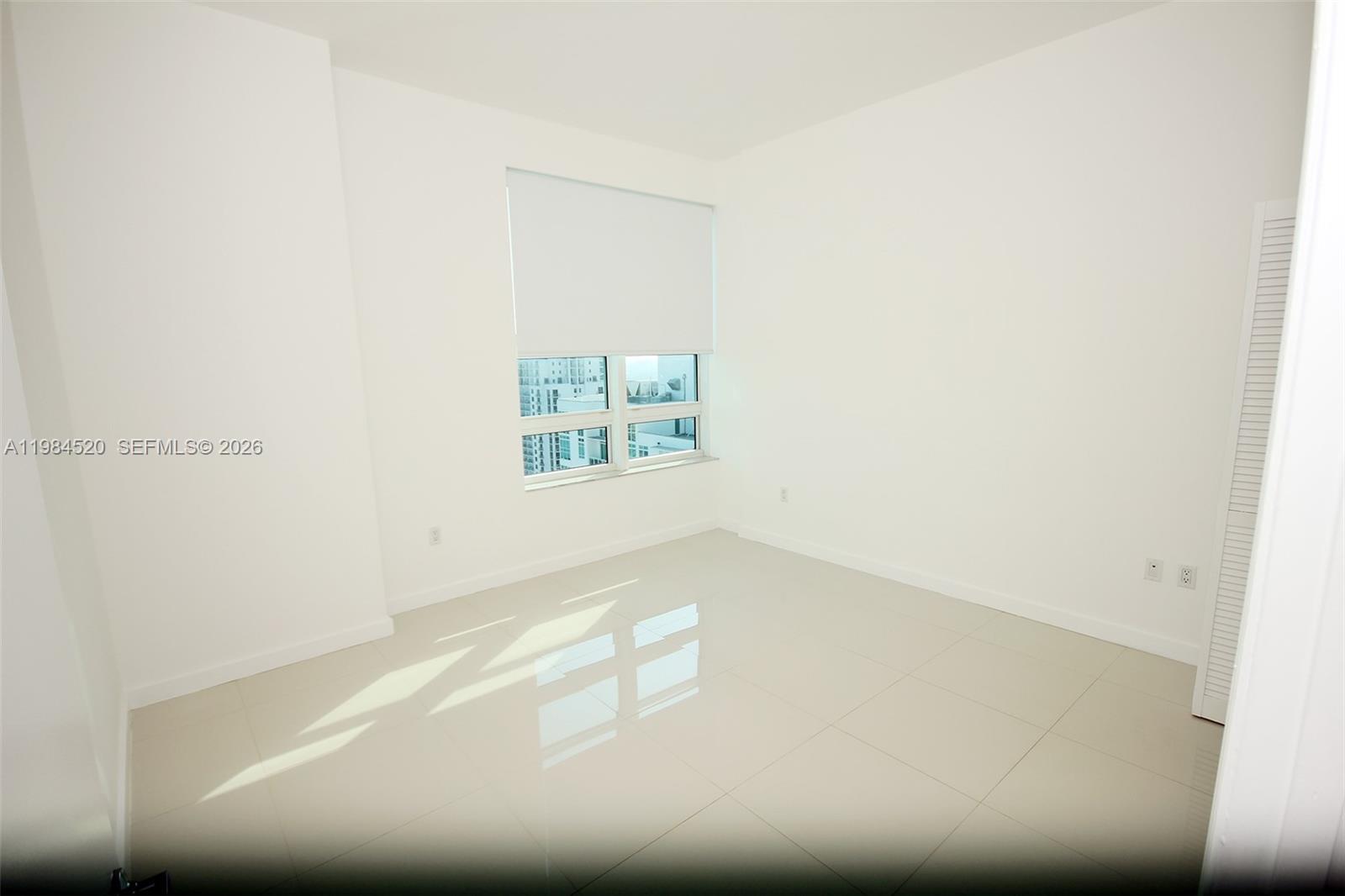950 Brickell Bay Dr #4709, Miami FL 33131