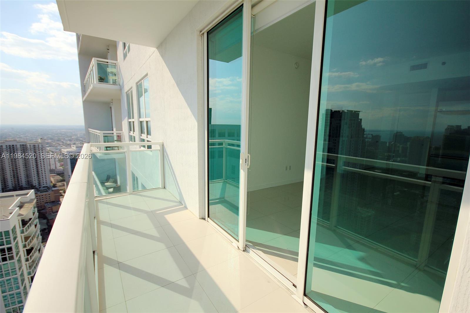 950 Brickell Bay Dr #4709, Miami FL 33131