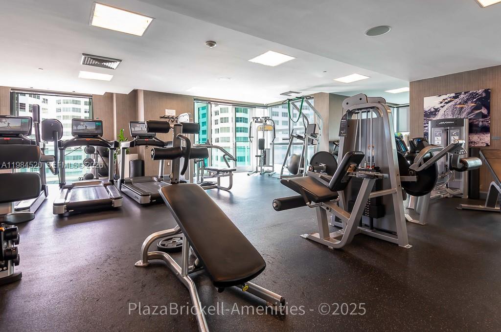 950 Brickell Bay Dr #4709, Miami FL 33131