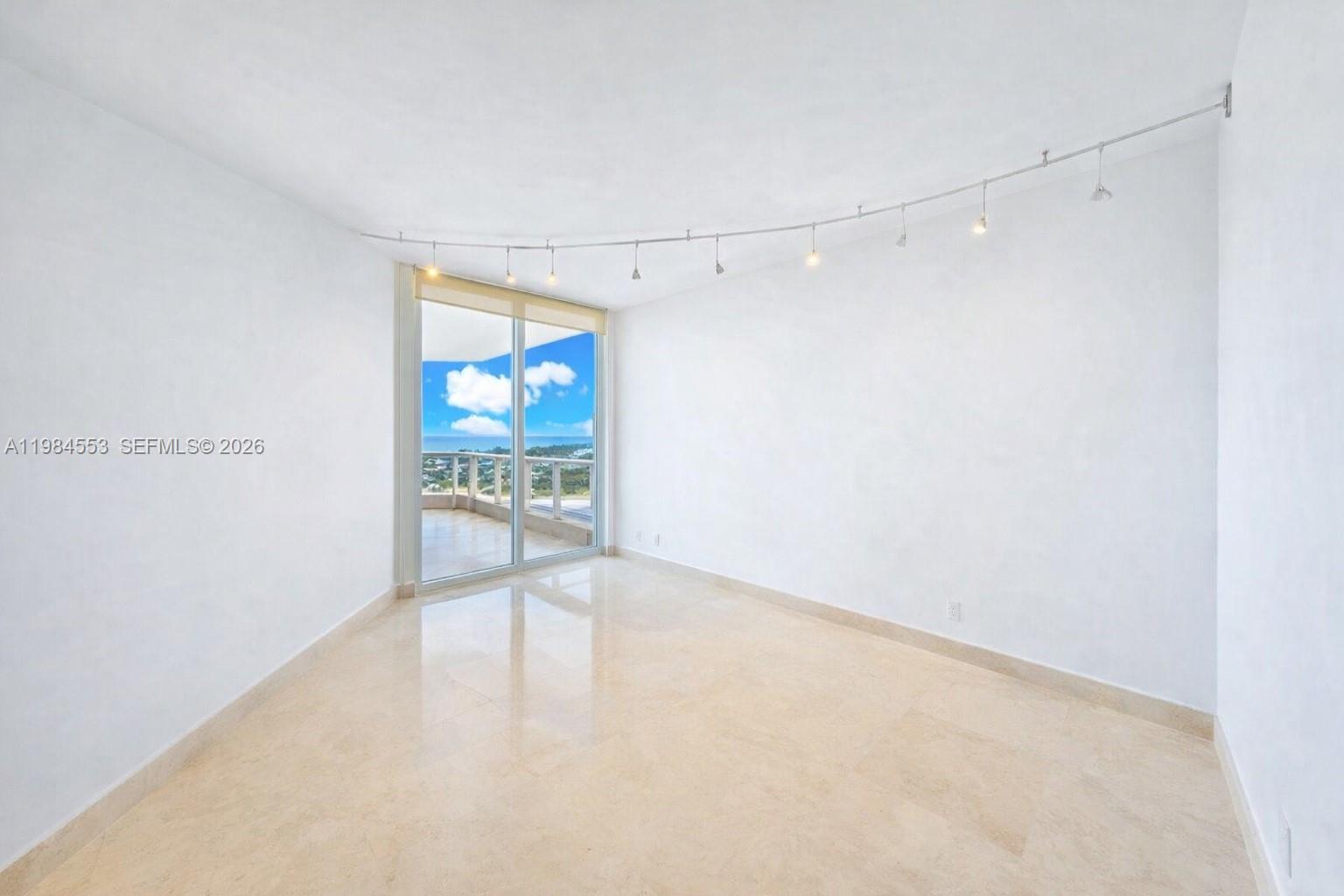 21200 Point Pl #1901, Aventura FL 33180