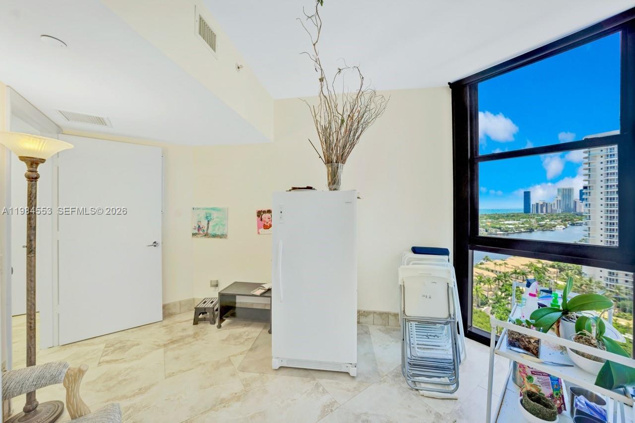 21200 Point Pl #1901, Aventura FL 33180