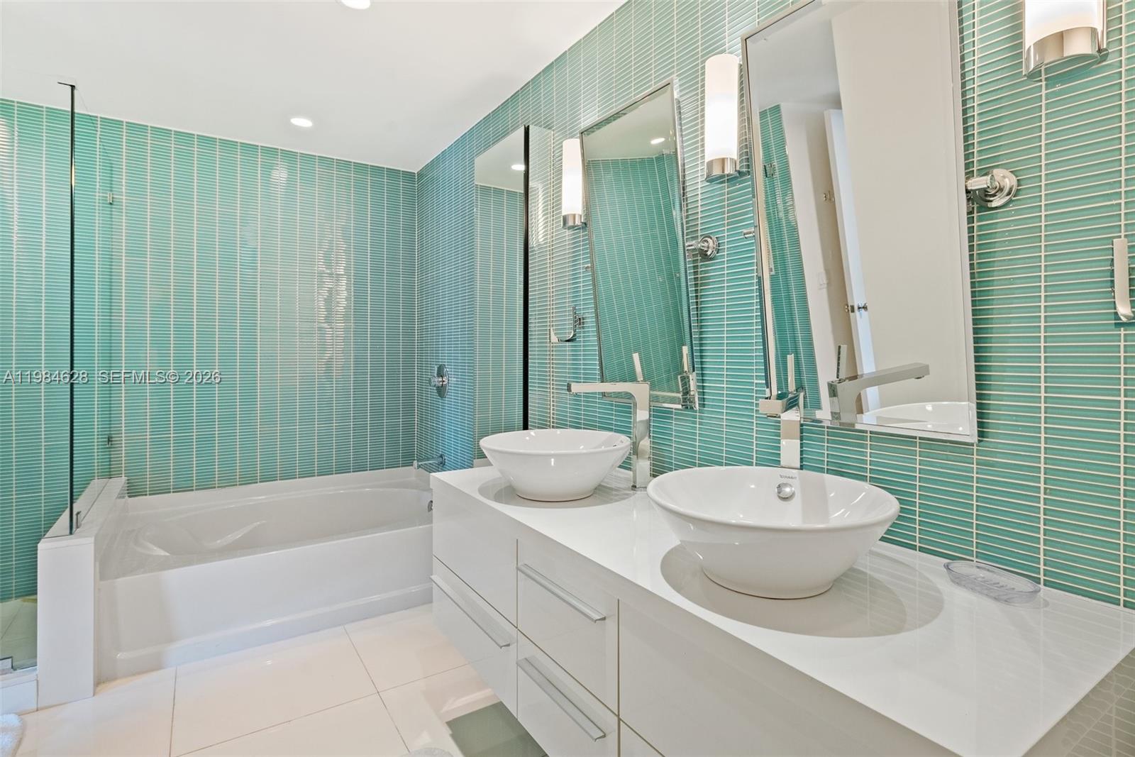 3340 NE 190th St #504, Aventura FL 33180