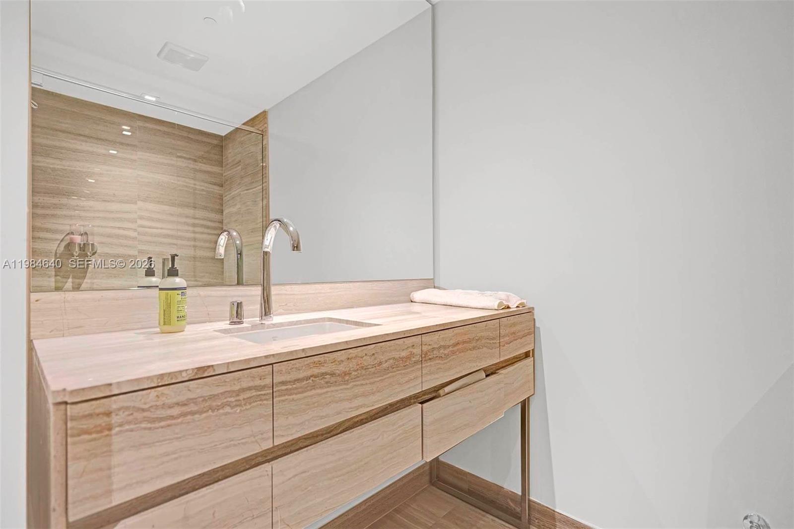 18975 Collins Ave #Cabana 8, Sunny Isles Beach FL 33160
