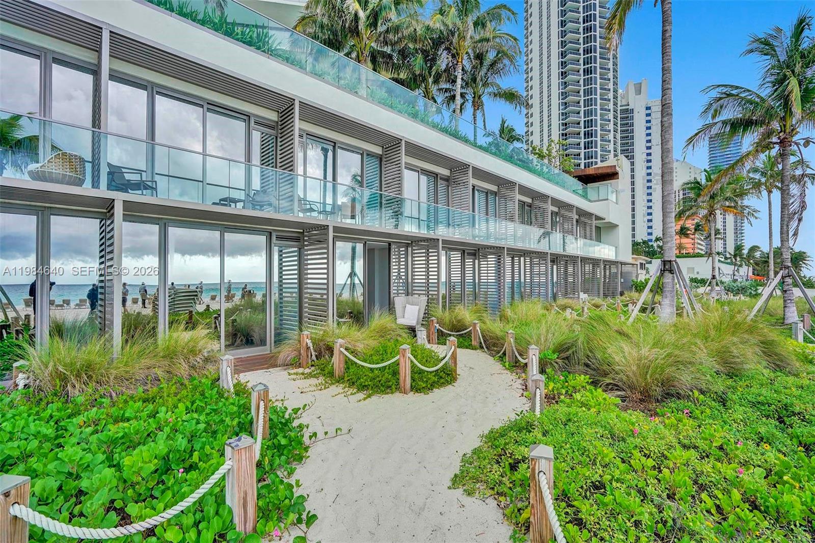 18975 Collins Ave #Cabana 8, Sunny Isles Beach FL 33160