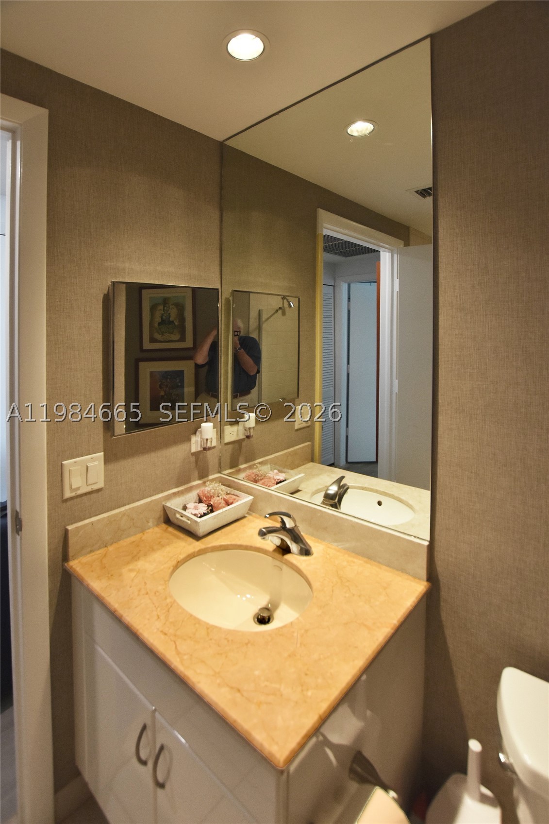 801 Brickell Key Blvd #1209, Miami FL 33131