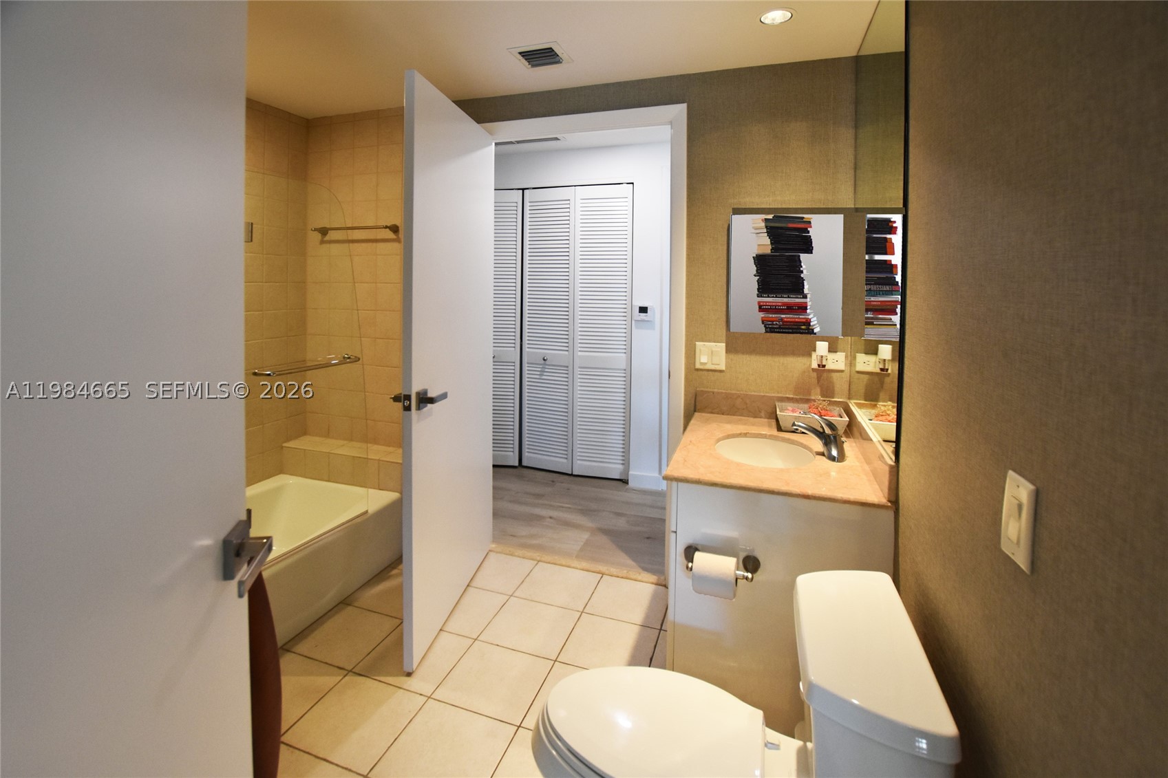 801 Brickell Key Blvd #1209, Miami FL 33131