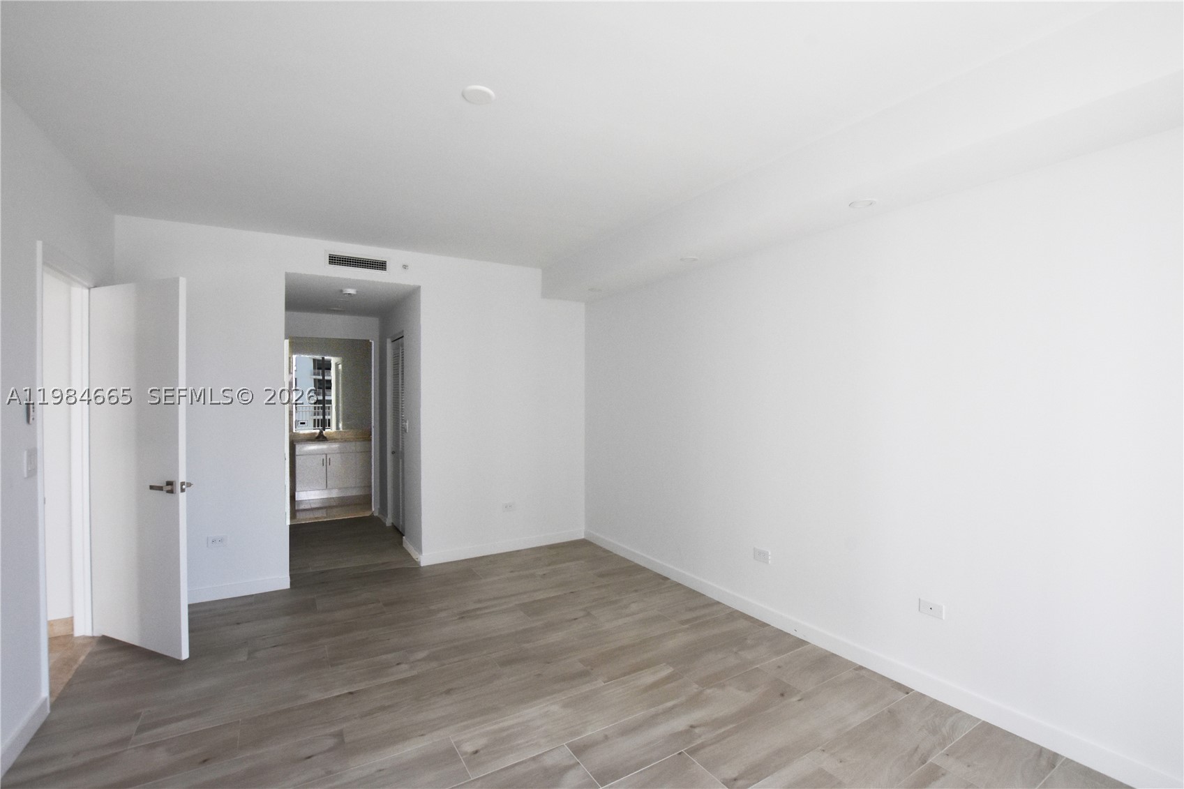 801 Brickell Key Blvd #1209, Miami FL 33131