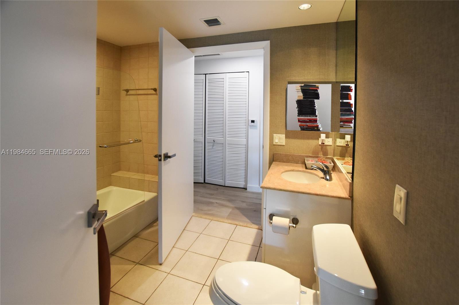 801 Brickell Key Blvd #1209, Miami FL 33131