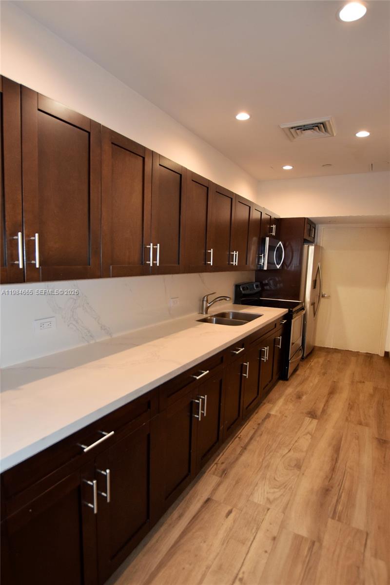 801 Brickell Key Blvd #1209, Miami FL 33131