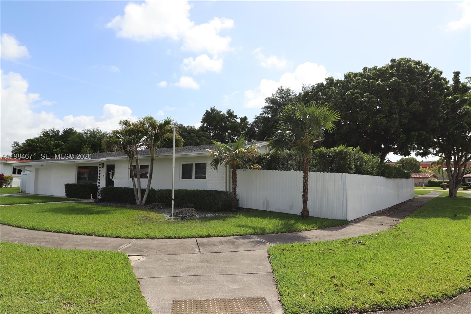 8123 SW 95th Ct, Miami FL 33173