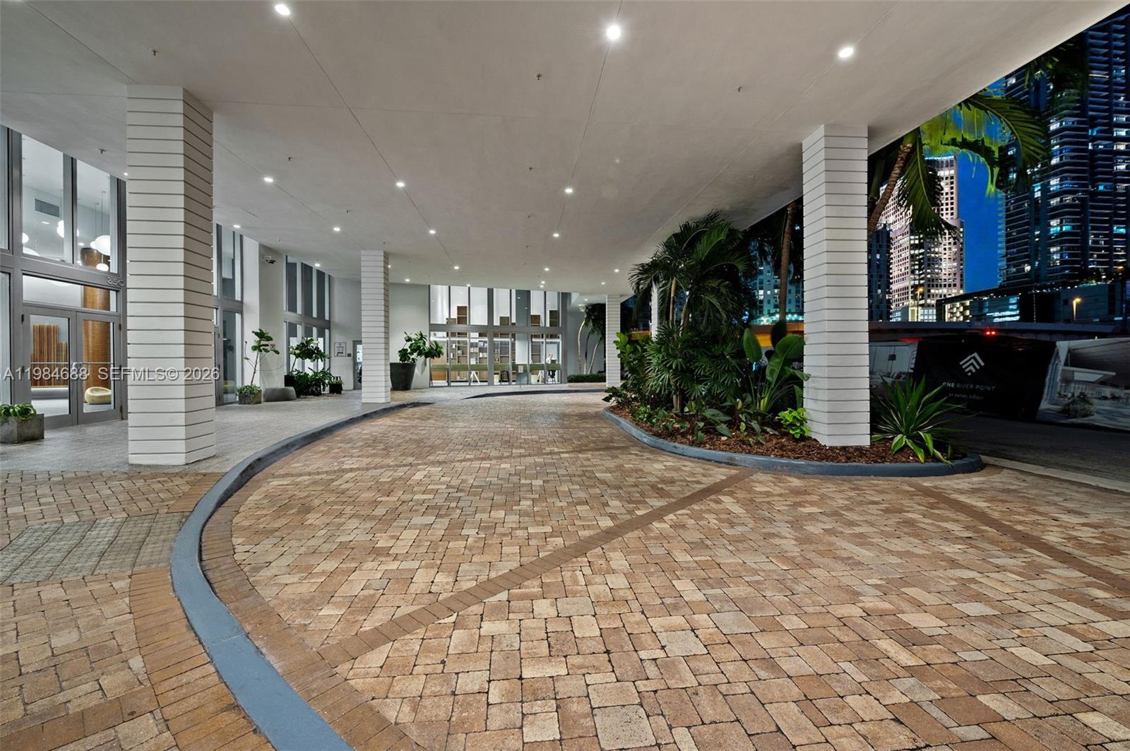 350 S Miami Ave #1409, Miami FL 33130