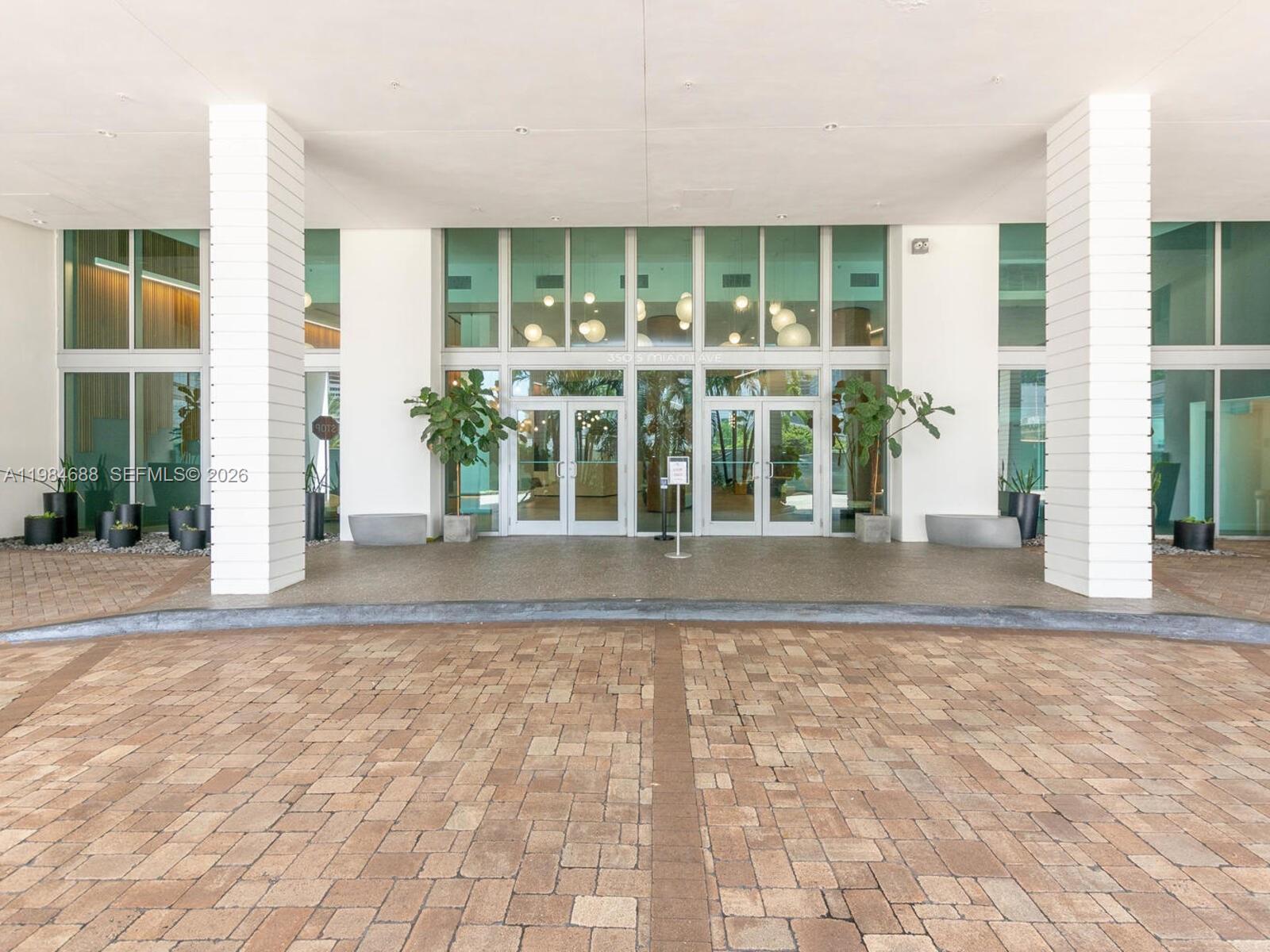 350 S Miami Ave #1409, Miami FL 33130