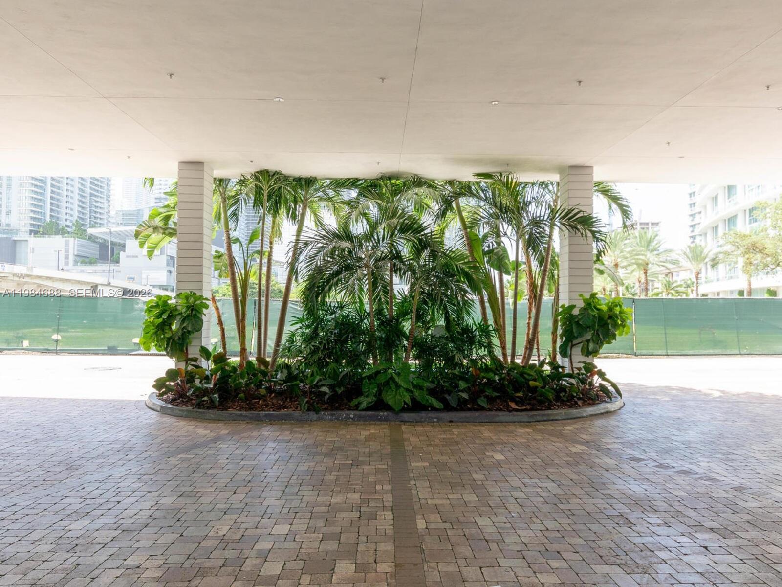 350 S Miami Ave #1409, Miami FL 33130