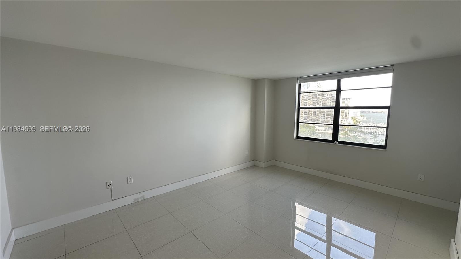 2333 Brickell Ave #1009, Miami FL 33129