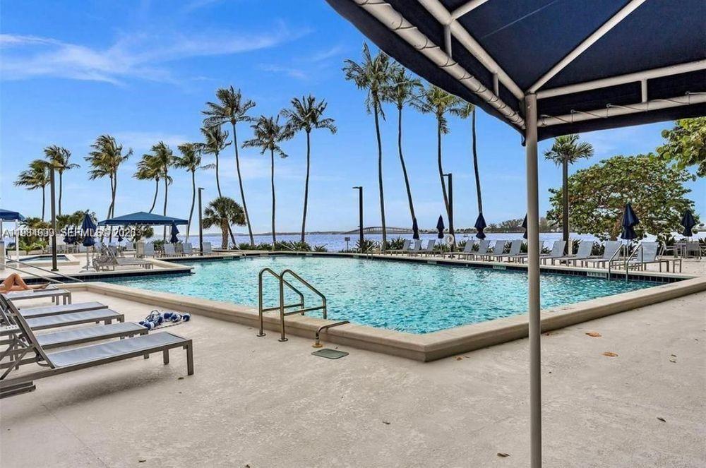 2333 Brickell Ave #1009, Miami FL 33129
